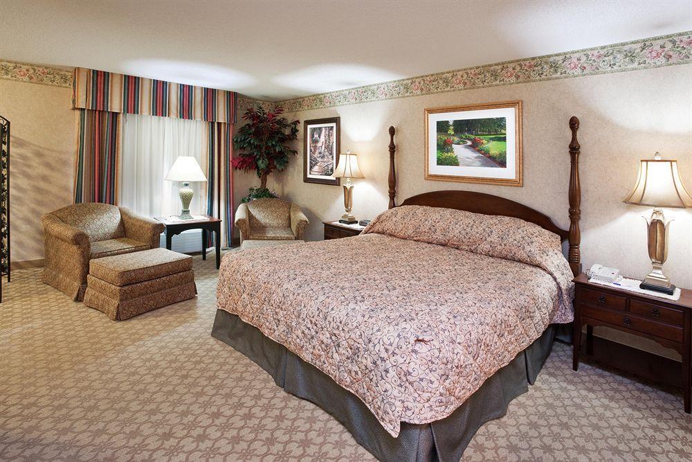 Holiday Inn Express & Suites - Sharon-Hermitage By Ihg West Middlesex Zimmer foto